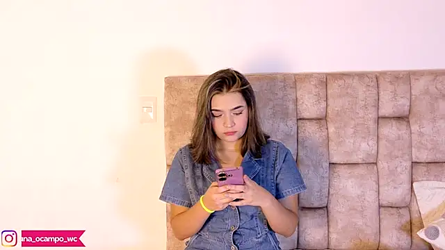 LunaOcampo  online show from November 2, 2025, 9:53 pm