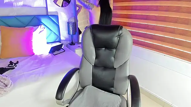 Antonela vargas online show from December 5, 2025, 12:26 pm