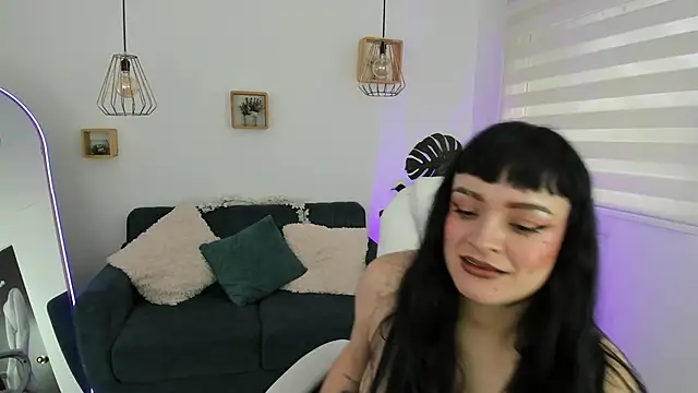 Snapshot of Antonela_vargas chatting on February 4, 2026, 12:33 pm Antonela vargas online show from February 4, 2026, 12:33 pm