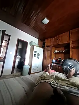 Preto18cmssa online show from February 9, 2026, 5:22 pm