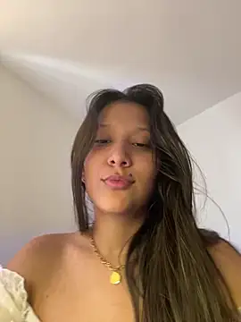 IsabellaJoness  online show from December 15, 2025, 8:14 pm