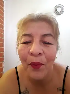 Snapshot of Abby-Blonde chatting on October 5, 2025, 12:40 pm Abby-Blonde online show from October 5, 2025, 12:40 pm