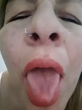 Snapshot of Abby-Blonde chatting on October 20, 2025, 5:09 am Abby-Blonde online show from October 20, 2025, 5:09 am