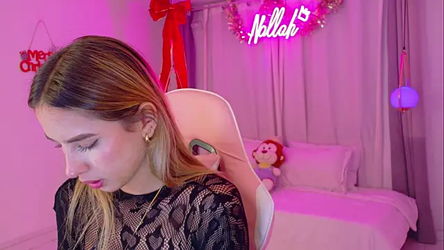 Snapshot of Nallah_ chatting on December 23, 2025, 4:01 am Nallah online show from December 23, 2025, 4:01 am