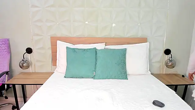 Snapshot of ValeryTrans_ chatting on March 20, 2026, 1:23 pm ValeryTrans online show from March 20, 2026, 1:23 pm