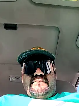 Snapshot of theking1_1 chatting on December 13, 2025, 8:04 pm theking1 1 online show from December 13, 2025, 8:04 pm