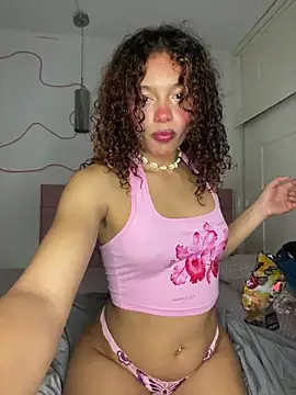 Snapshot of PrettyLia chatting on November 24, 2025, 8:53 pm PrettyLia online show from November 24, 2025, 8:53 pm