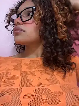 PrettyLia online show from February 24, 2026, 7:48 pm