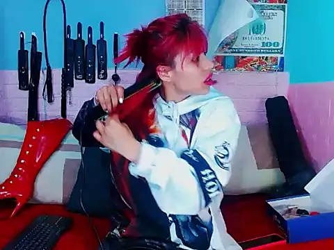 Snapshot of mylygrey chatting on December 21, 2025, 9:48 pm mylygrey online show from December 21, 2025, 9:48 pm