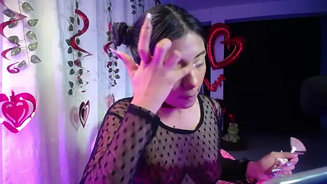 Isis Valen online show from February 18, 2026, 9:28 am