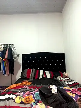 hot duo16 online show from October 31, 2025, 5:04 am