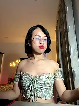 Snapshot of EllieYoon chatting on December 4, 2025, 3:22 pm EllieYoon online show from December 4, 2025, 3:22 pm