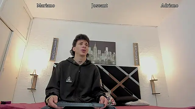 Snapshot of iammariano chatting on October 21, 2025, 4:12 am iammariano online show from October 21, 2025, 4:12 am