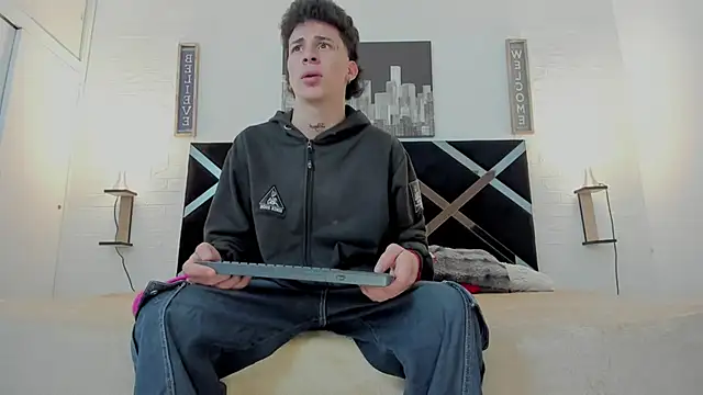 Snapshot of iammariano chatting on November 19, 2025, 4:01 am iammariano online show from November 19, 2025, 4:01 am