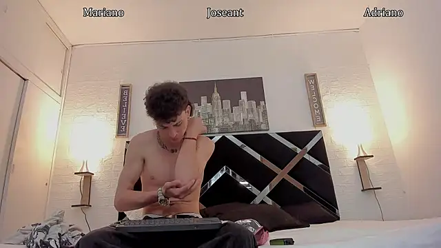 Snapshot of iammariano chatting on October 13, 2025, 3:19 am iammariano online show from October 13, 2025, 3:19 am