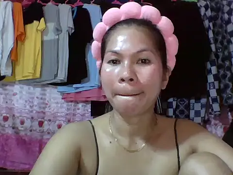 Snapshot of sexyanne1988 chatting on February 15, 2026, 12:04 pm sexyanne1988 online show from February 15, 2026, 12:04 pm