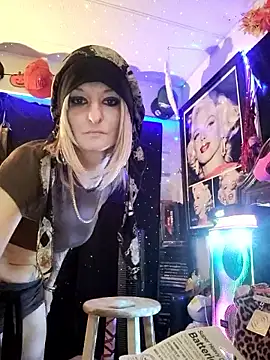 Snapshot of blondebarbiebae chatting on January 16, 2026, 4:49 am blondebarbiebae online show from January 16, 2026, 4:49 am