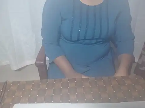 Snapshot of henakhan32 chatting on October 10, 2025, 4:57 am henakhan32 online show from October 10, 2025, 4:57 am