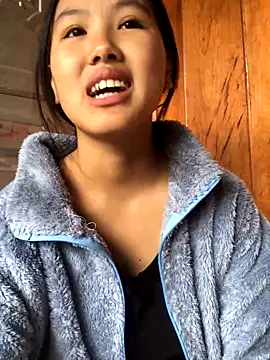 Snapshot of Mai_lovely chatting on October 28, 2025, 1:50 am Mai lovely online show from October 28, 2025, 1:50 am