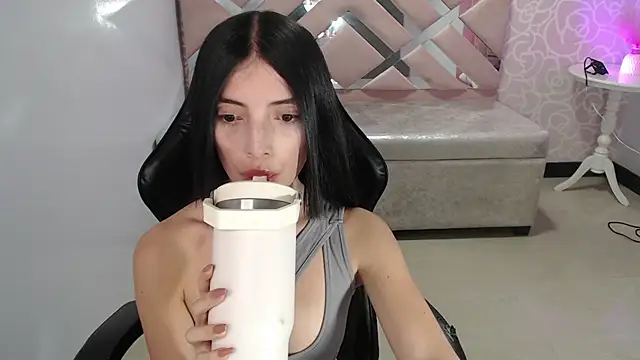 Snapshot of cynthia_ch chatting on October 3, 2025, 10:11 pm cynthia ch online show from October 3, 2025, 10:11 pm