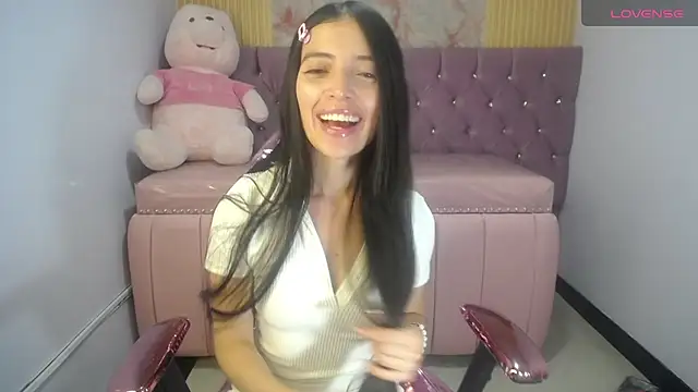 Snapshot of cynthia_ch chatting on November 14, 2025, 10:57 pm cynthia ch online show from November 14, 2025, 10:57 pm