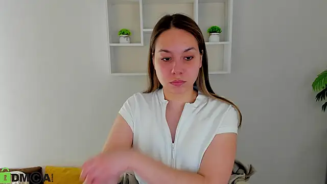 Al1ice Moures online show from October 13, 2025, 9:33 am