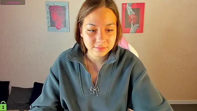 Al1ice Moures online show from November 25, 2025, 1:17 am