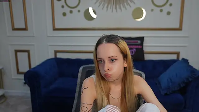 Luchi Sun online show from October 14, 2025, 2:28 pm