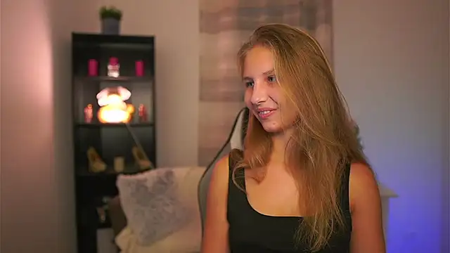 Snapshot of emmie_murray chatting on November 20, 2025, 2:07 pm emmie murray online show from November 20, 2025, 2:07 pm