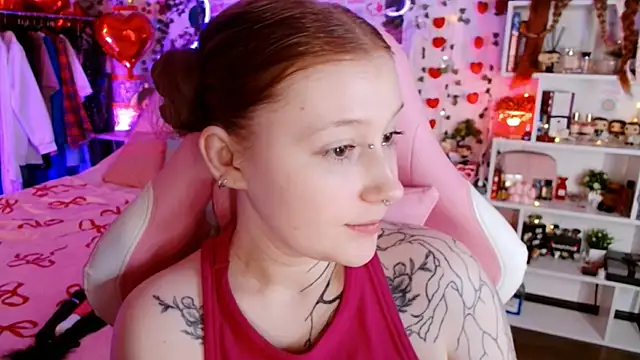 Snapshot of Ayla_Hicks chatting on March 1, 2026, 3:50 am Ayla Hicks online show from March 1, 2026, 3:50 am