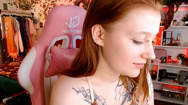 Snapshot of Ayla_Hicks chatting on January 8, 2026, 7:31 pm Ayla Hicks online show from January 8, 2026, 7:31 pm