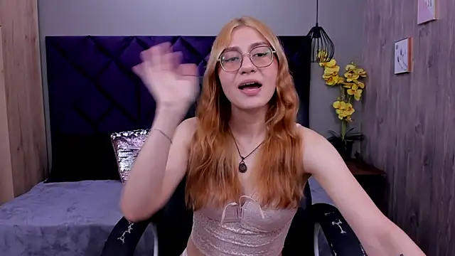 Snapshot of ChloeCampbell03 chatting on November 6, 2025, 8:13 pm ChloeCampbell03 online show from November 6, 2025, 8:13 pm