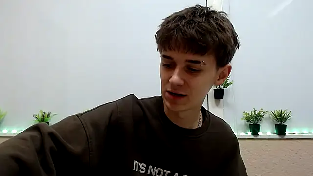 Hoot Dude  online show from October 28, 2025, 2:27 pm