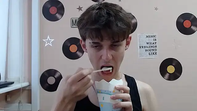 Hoot Dude  online show from October 9, 2025, 1:33 pm