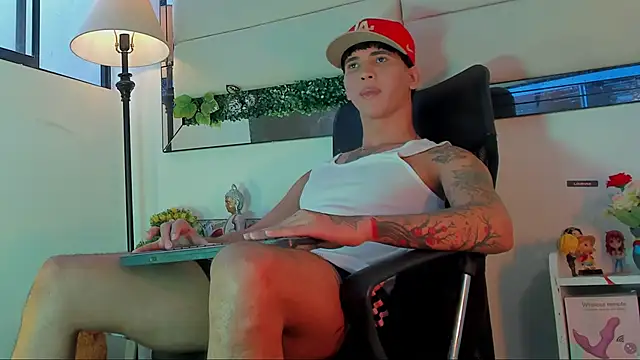 damian xxxl online show from November 15, 2025, 8:13 pm