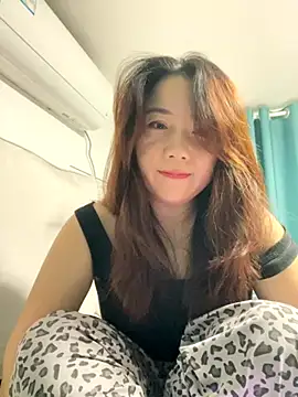 Momo-9988 online show from October 16, 2025, 5:21 pm