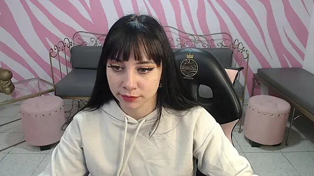 saabrina  online show from December 14, 2025, 1:28 pm