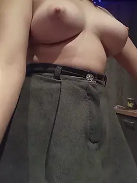 Snapshot of kisette chatting on December 15, 2025, 4:13 pm kisette online show from December 15, 2025, 4:13 pm