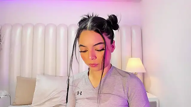 AriaBelles online show from November 17, 2025, 12:20 pm