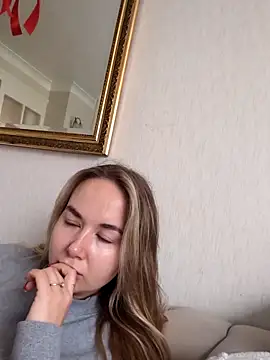 BarbieDolly x online show from December 16, 2025, 1:48 pm