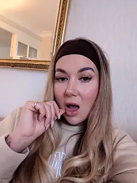 BarbieDolly x online show from November 7, 2025, 3:16 pm