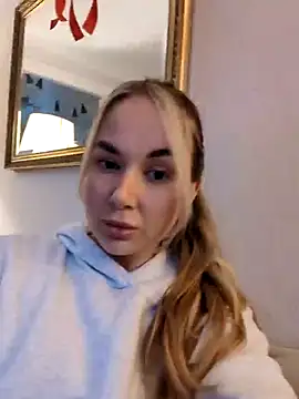 BarbieDolly x online show from December 5, 2025, 3:32 pm