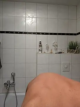 Snapshot of TommyTom76 chatting on October 23, 2025, 8:35 am TommyTom76 online show from October 23, 2025, 8:35 am