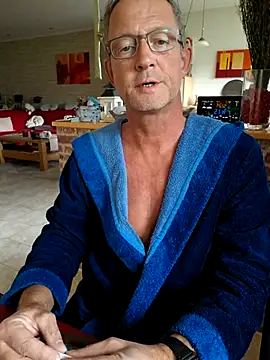 Snapshot of TommyTom76 chatting on October 3, 2025, 11:34 am TommyTom76 online show from October 3, 2025, 11:34 am