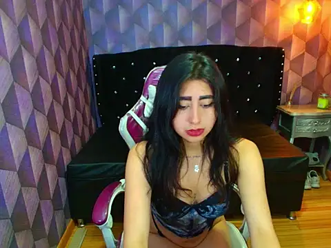 Snapshot of Nanisshawna chatting on November 4, 2025, 3:32 am Nanisshawna online show from November 4, 2025, 3:32 am