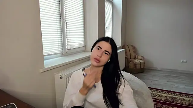 Malibu J online show from November 28, 2025, 10:59 am