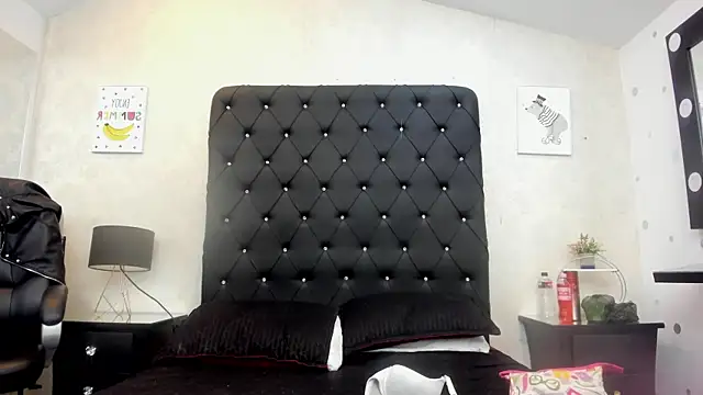 Snapshot of alana_johnson_0 chatting on April 22, 2026, 12:45 pm alana johnson 0 online show from April 22, 2026, 12:45 pm
