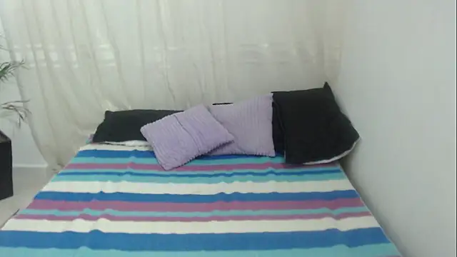 Snapshot of power_love_lemon chatting on October 24, 2025, 12:26 pm power love lemon online show from October 24, 2025, 12:26 pm