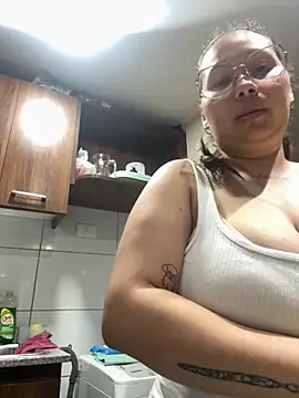 Snapshot of lachinita-32 chatting on October 11, 2025, 12:22 am lachinita-32 online show from October 11, 2025, 12:22 am
