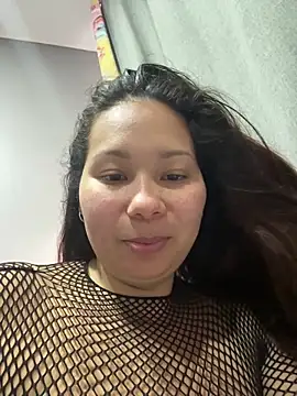 Snapshot of lachinita-32 chatting on October 18, 2025, 6:32 pm lachinita-32 online show from October 18, 2025, 6:32 pm